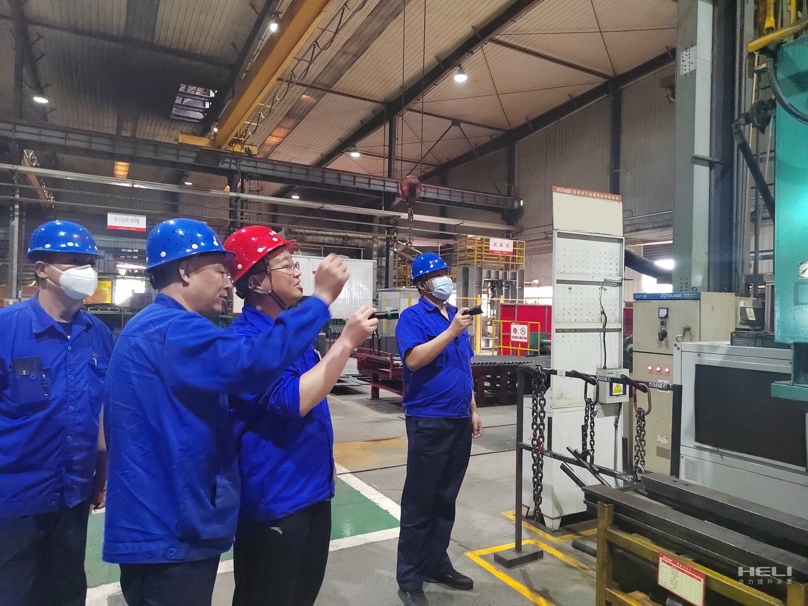 現場(chǎng)指導.jpg 現場(chǎng)指導.jpg